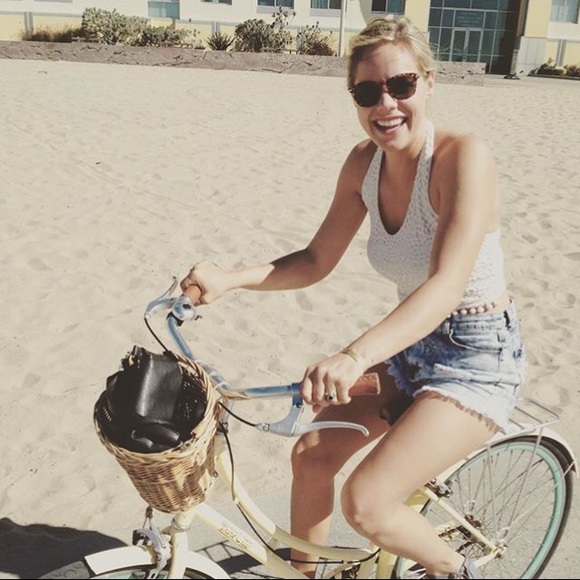 Meet your Posher, Kenzie - Picture 1 of 1